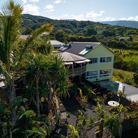 Les Hebergements Au Dy-Na Petite-Ile Exterior photo