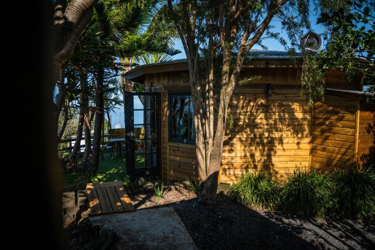 Les Hebergements Au Dy-Na Petite-Ile Exterior photo