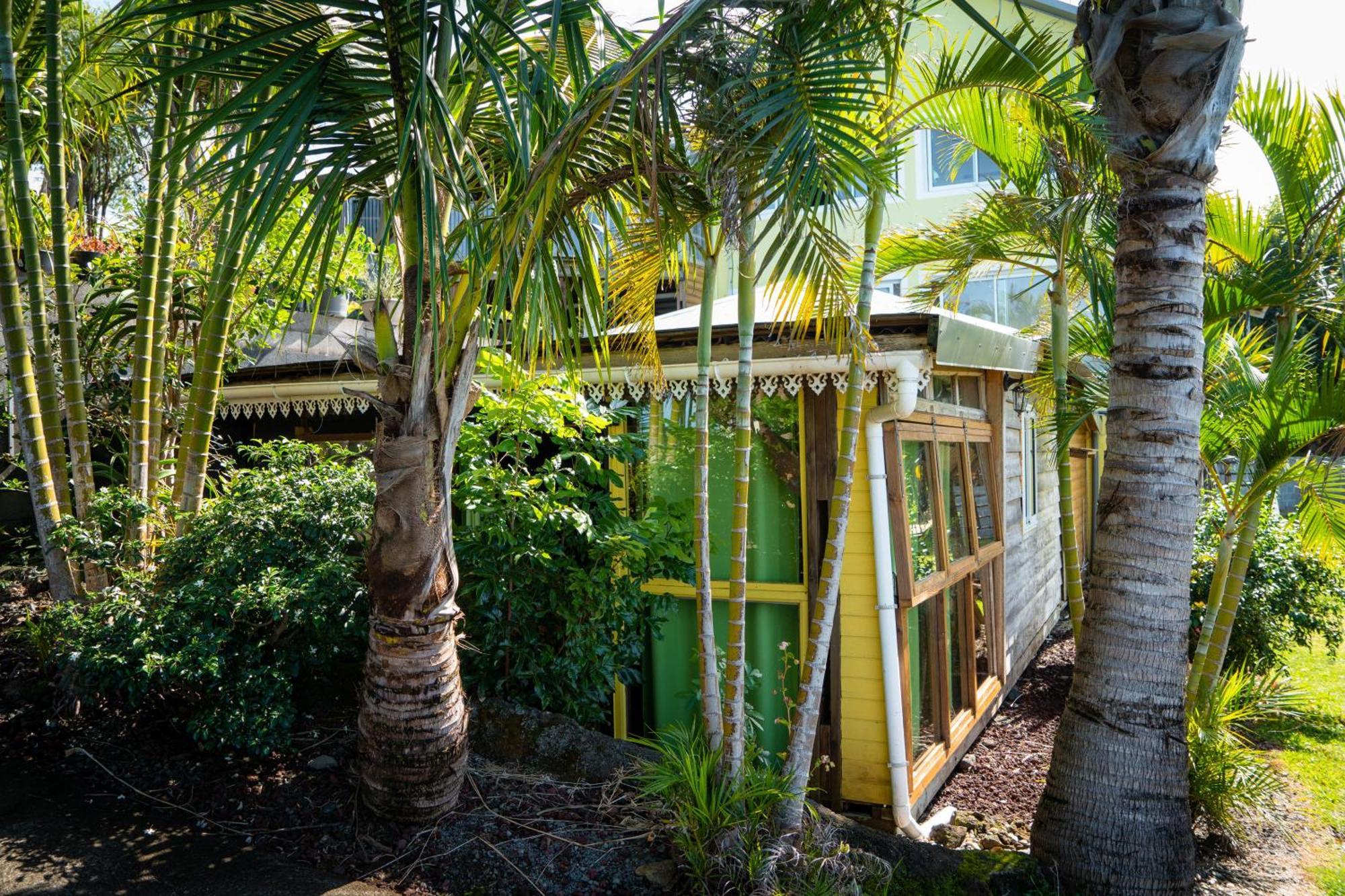 Les Hebergements Au Dy-Na Petite-Ile Exterior photo
